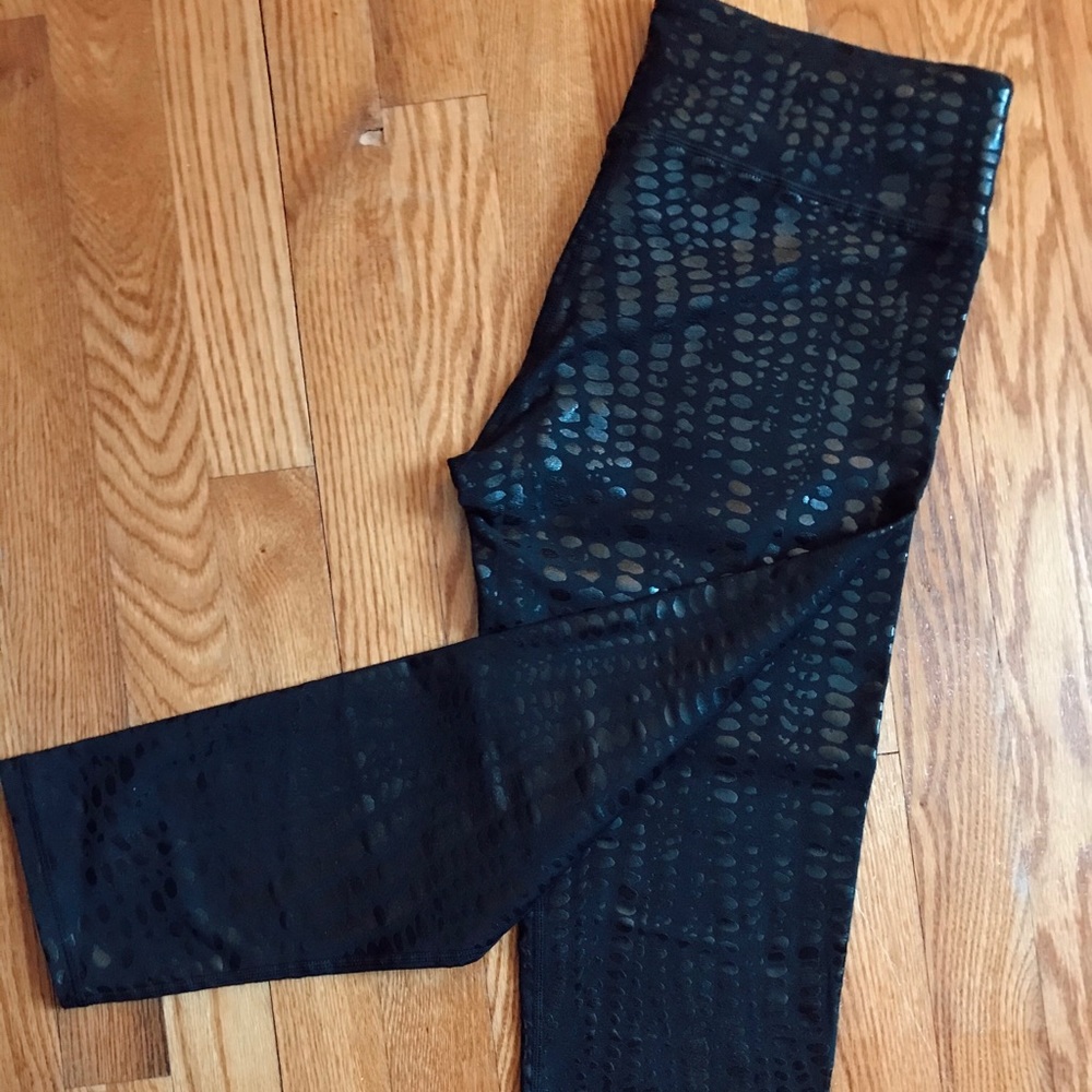 Fabletics Mid-Rise Printed Powerhold Capri